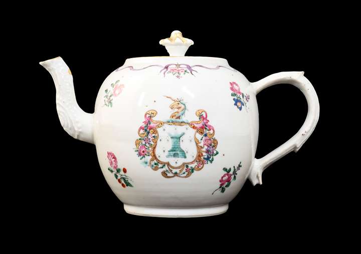 GG: Chinese armorial porcelain teapot and cover, arms of Sampson